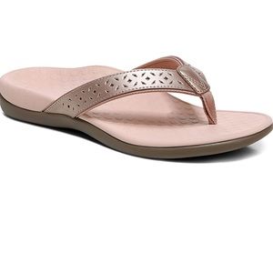 EUC Vionic Women's Rose Gold "Tide" Flip Flop w/Concealed Orthotic Arch Support